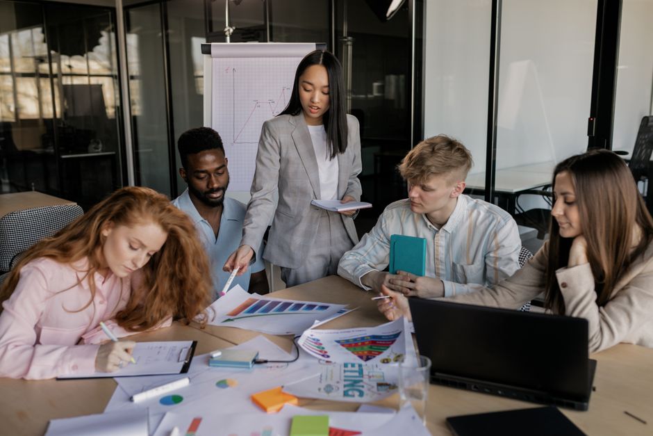 Networking biznesowy – jak zdobywać kontakty i klientów